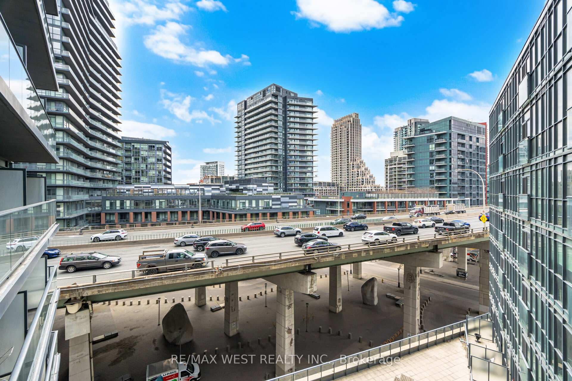 169 Fort York Boulevard Unit 715 photo 25