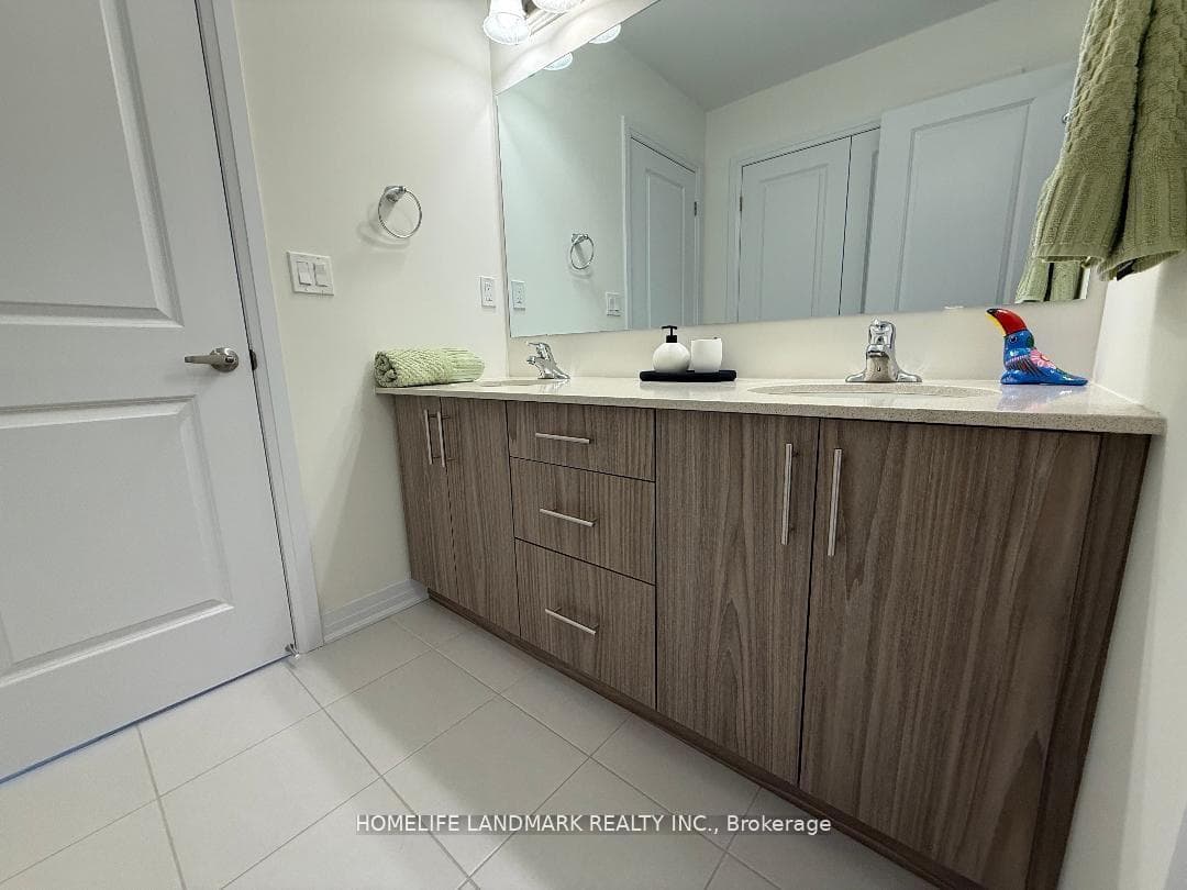 18 Tyler Avenue photo 35
