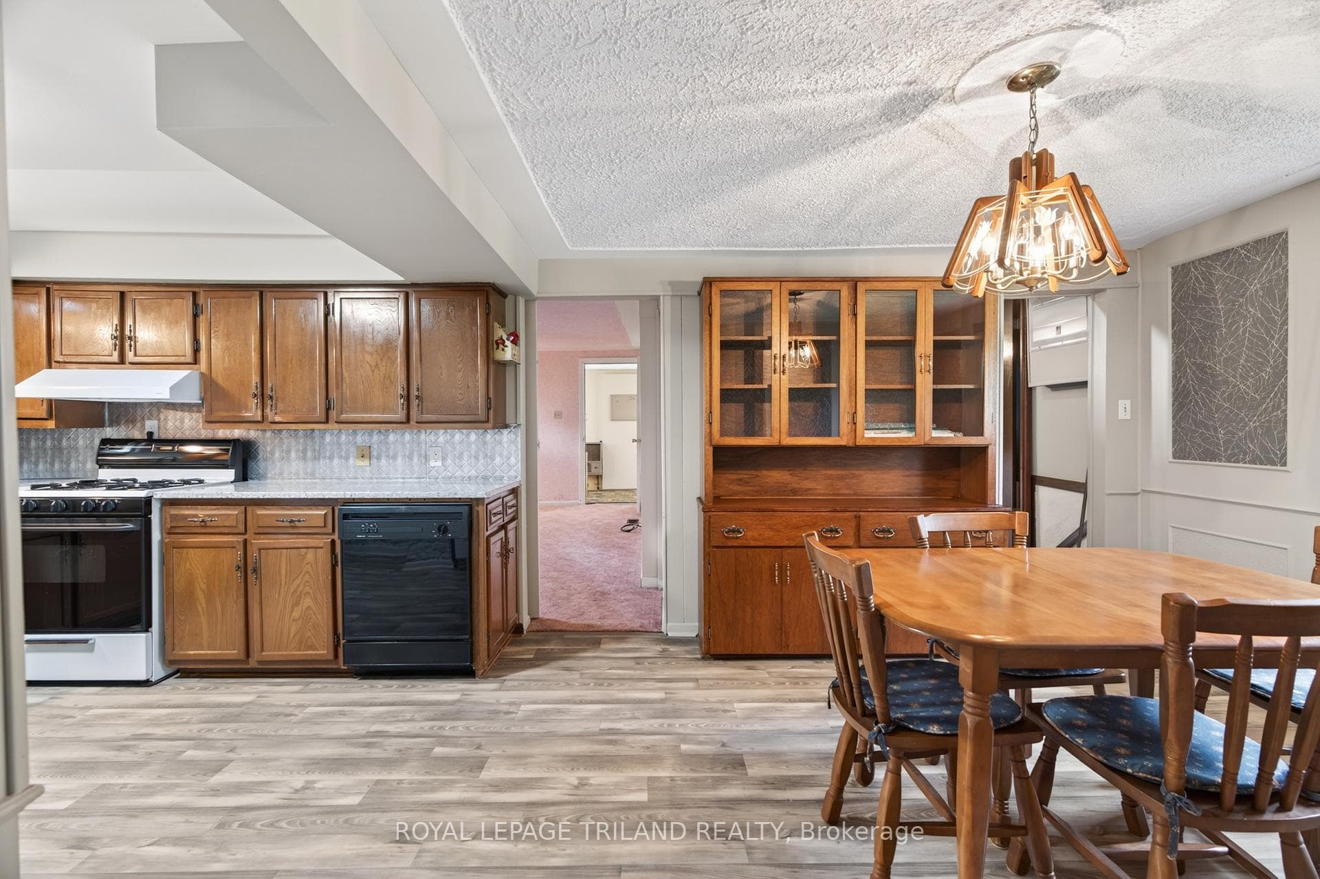 64 Wellington Avenue photo 9