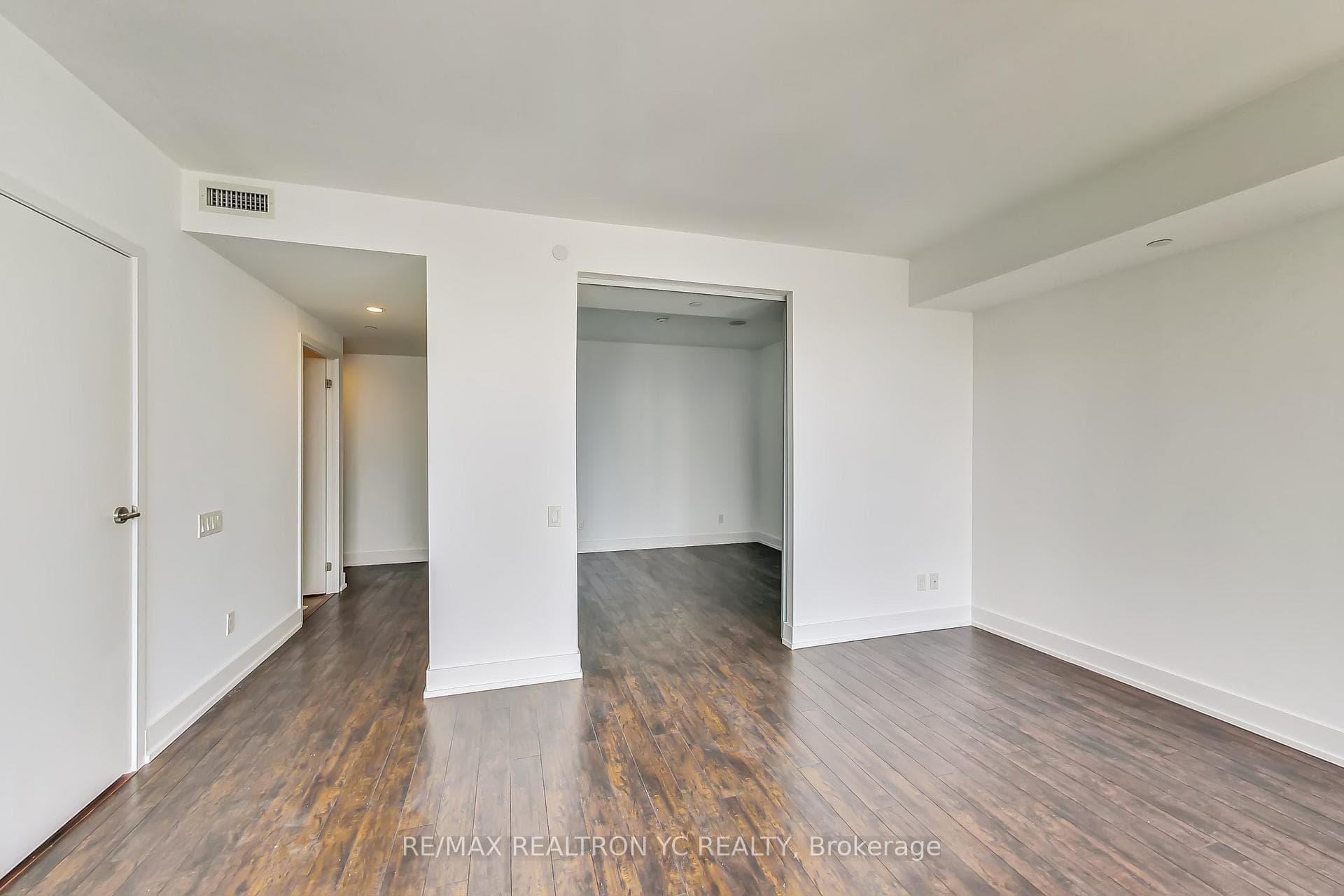 68 Shuter Street Unit 2301 photo 8