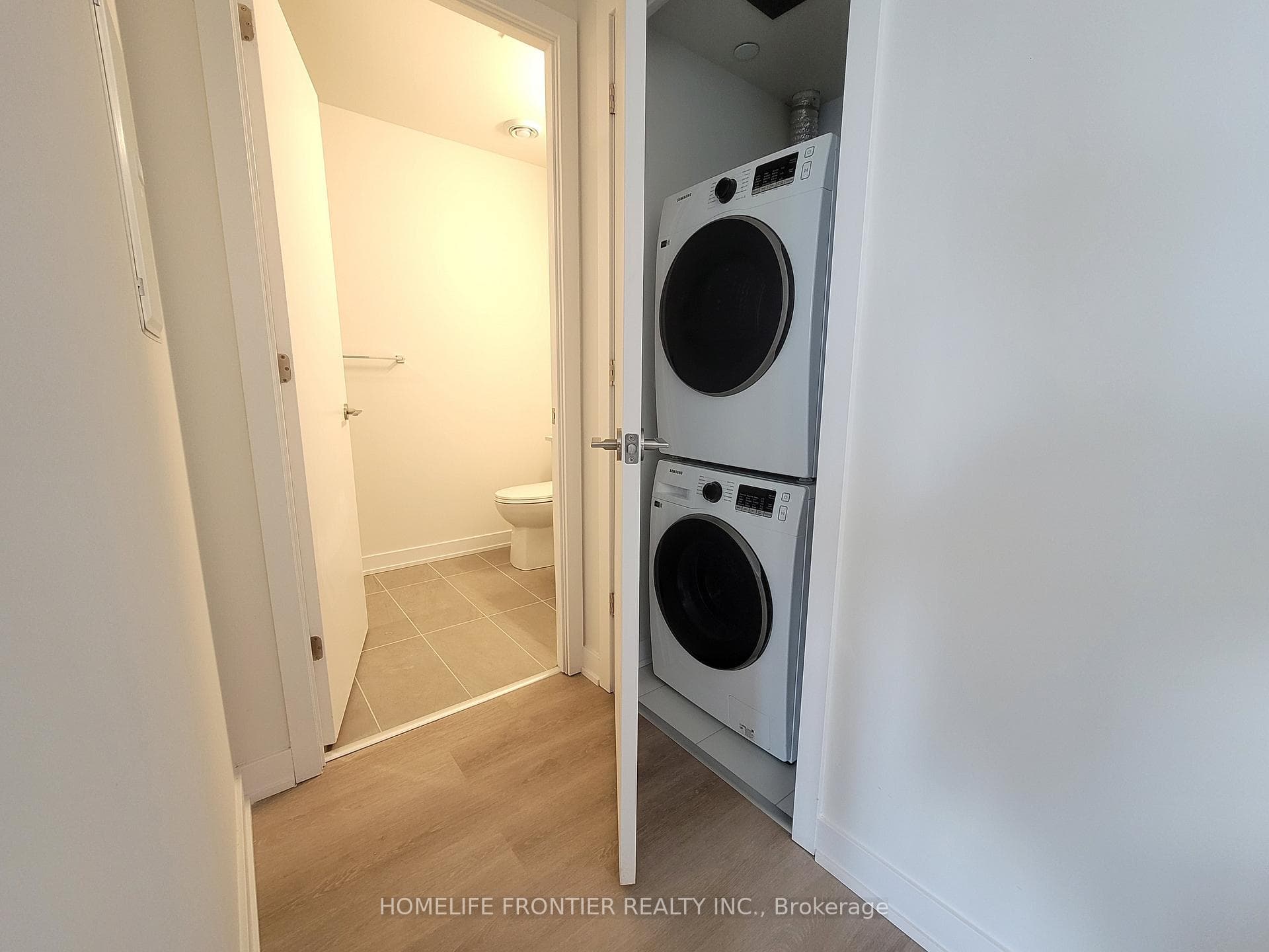 15 Ellerslie Avenue Unit 2504 photo 11