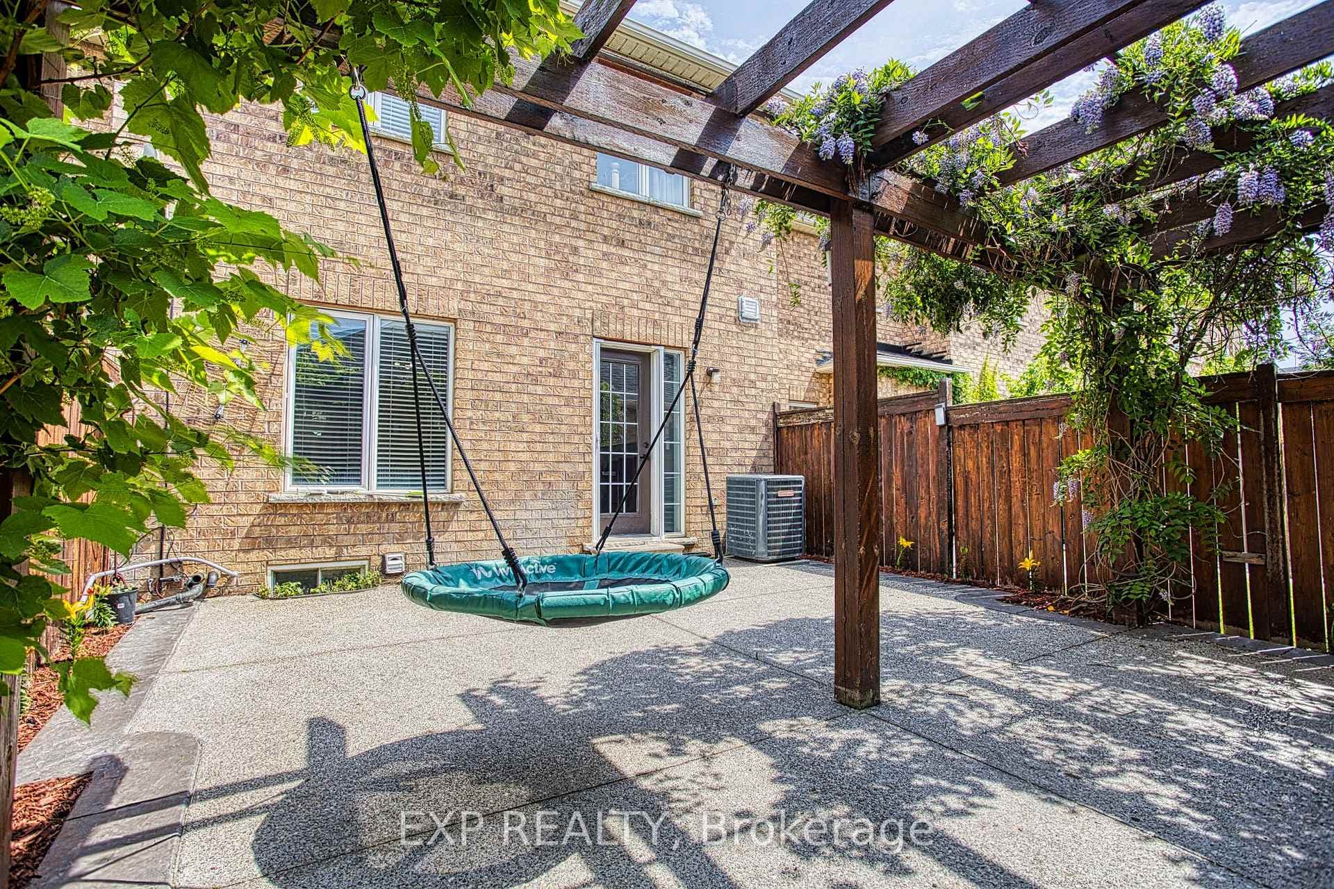 206 Springstead Avenue photo 38