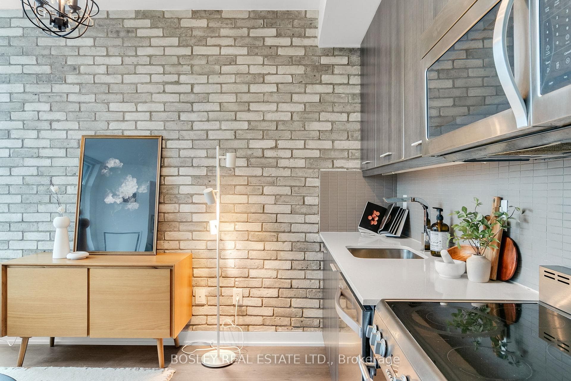 105 George Street Unit 1404 photo 10