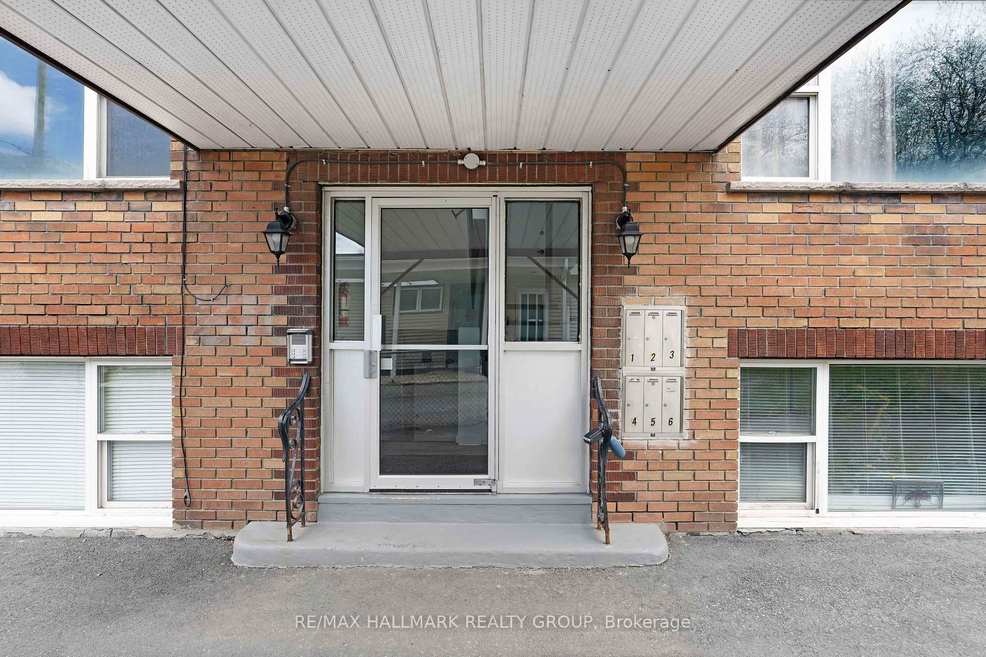 310 Byron Avenue Unit 3 photo 6