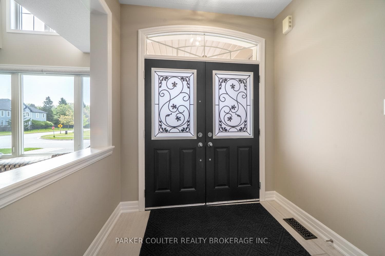 9 Mount Crescent photo 2