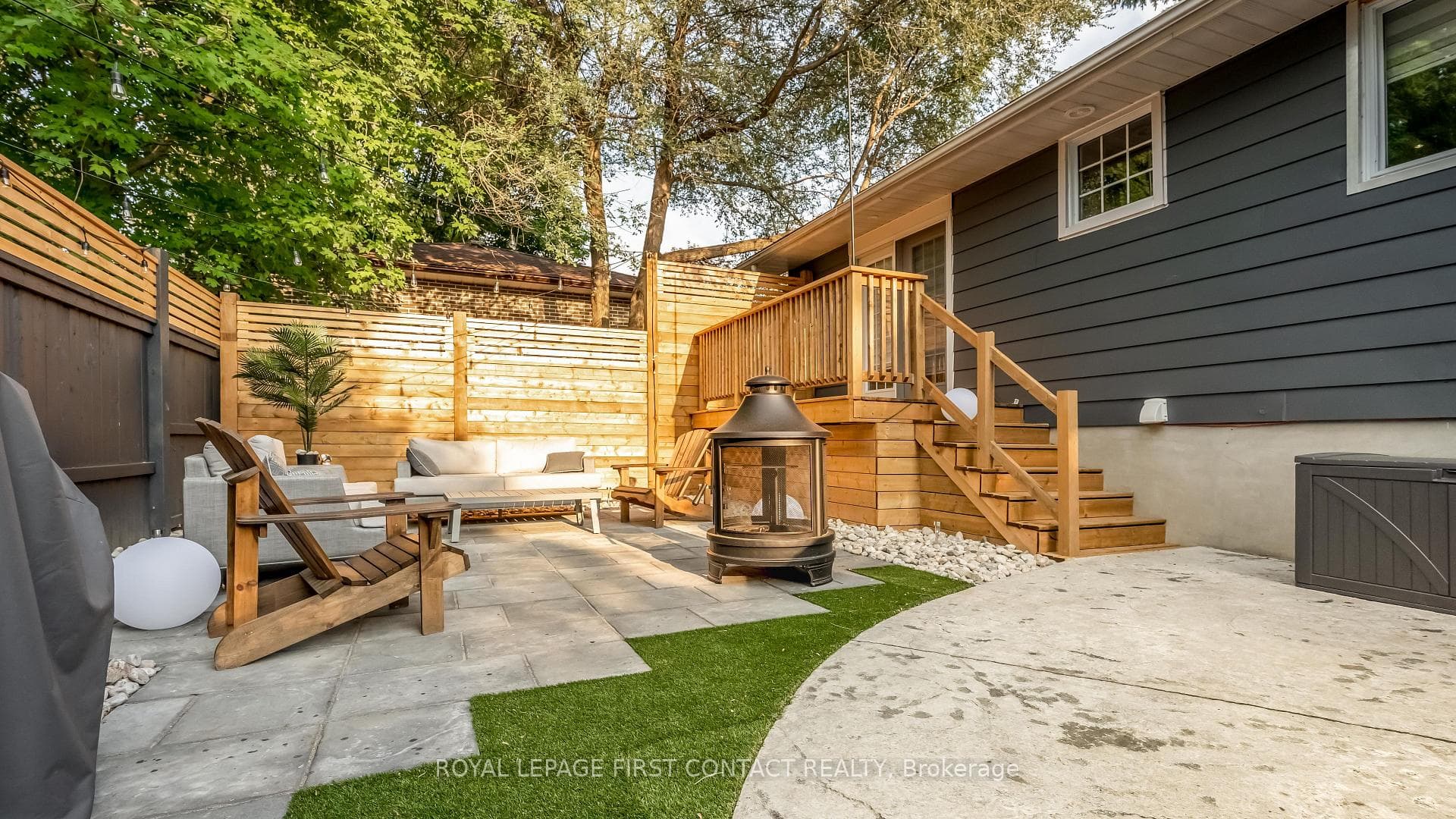 155 NAPIER Street photo 12