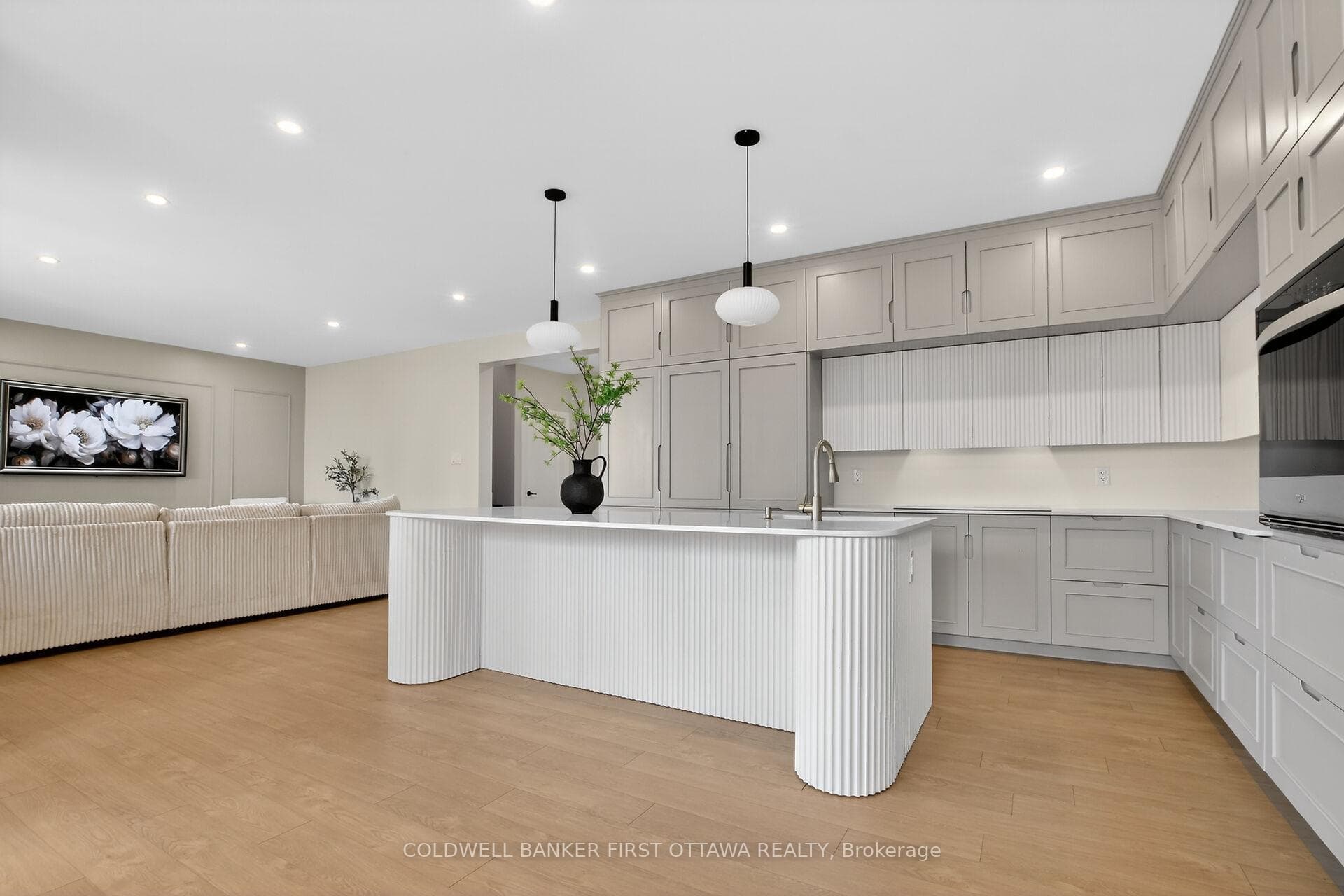 207 Owen Lucas Street photo 15