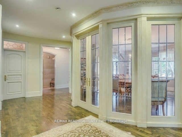 72 Owen Boulevard photo 2