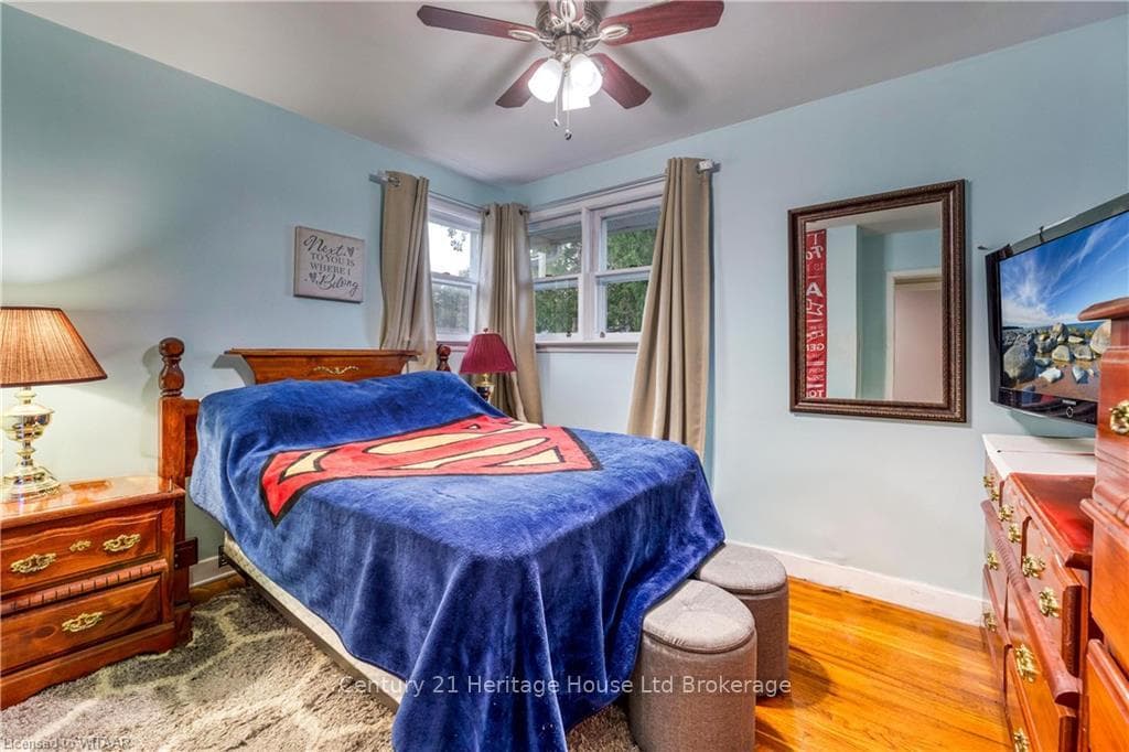 46 MAYFAIR Drive photo 14