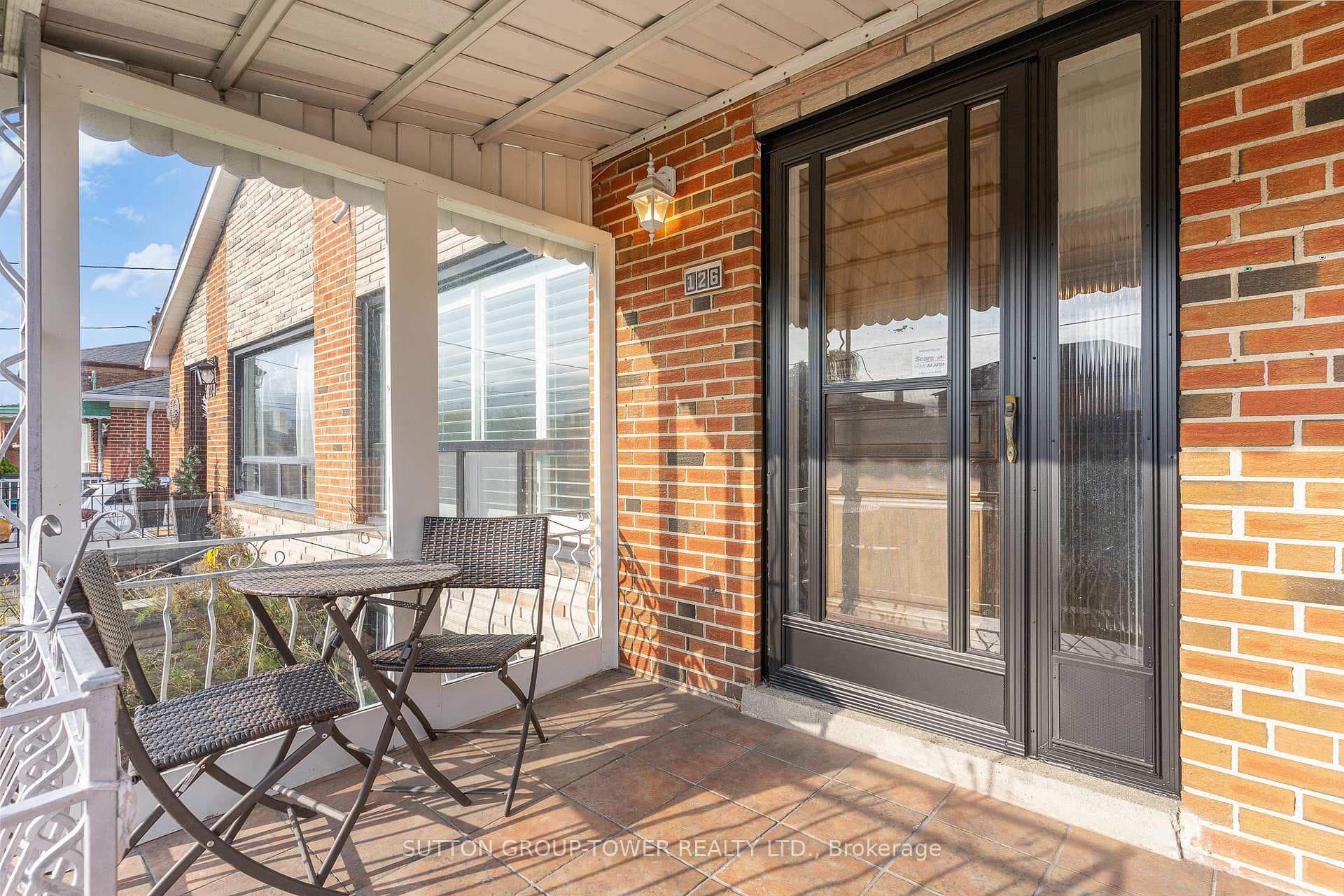 126 Giltspur Drive photo 3