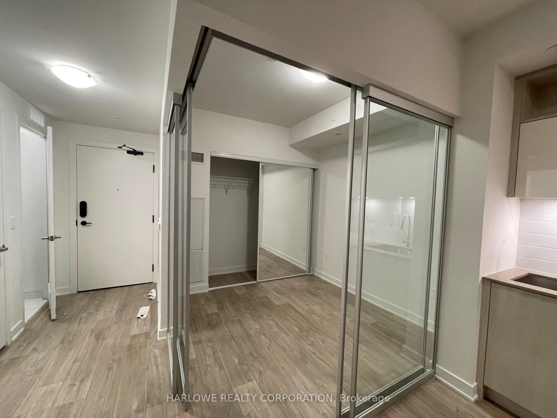 135 Lower Sherbourne Street Unit 562 W photo 2