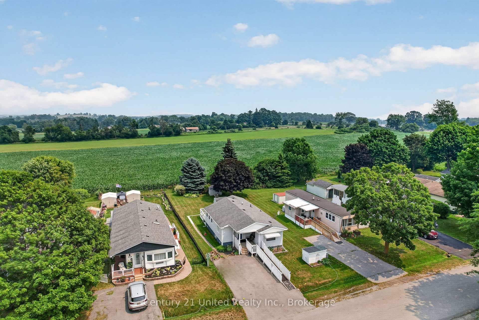 13 Hillview Drive photo 5