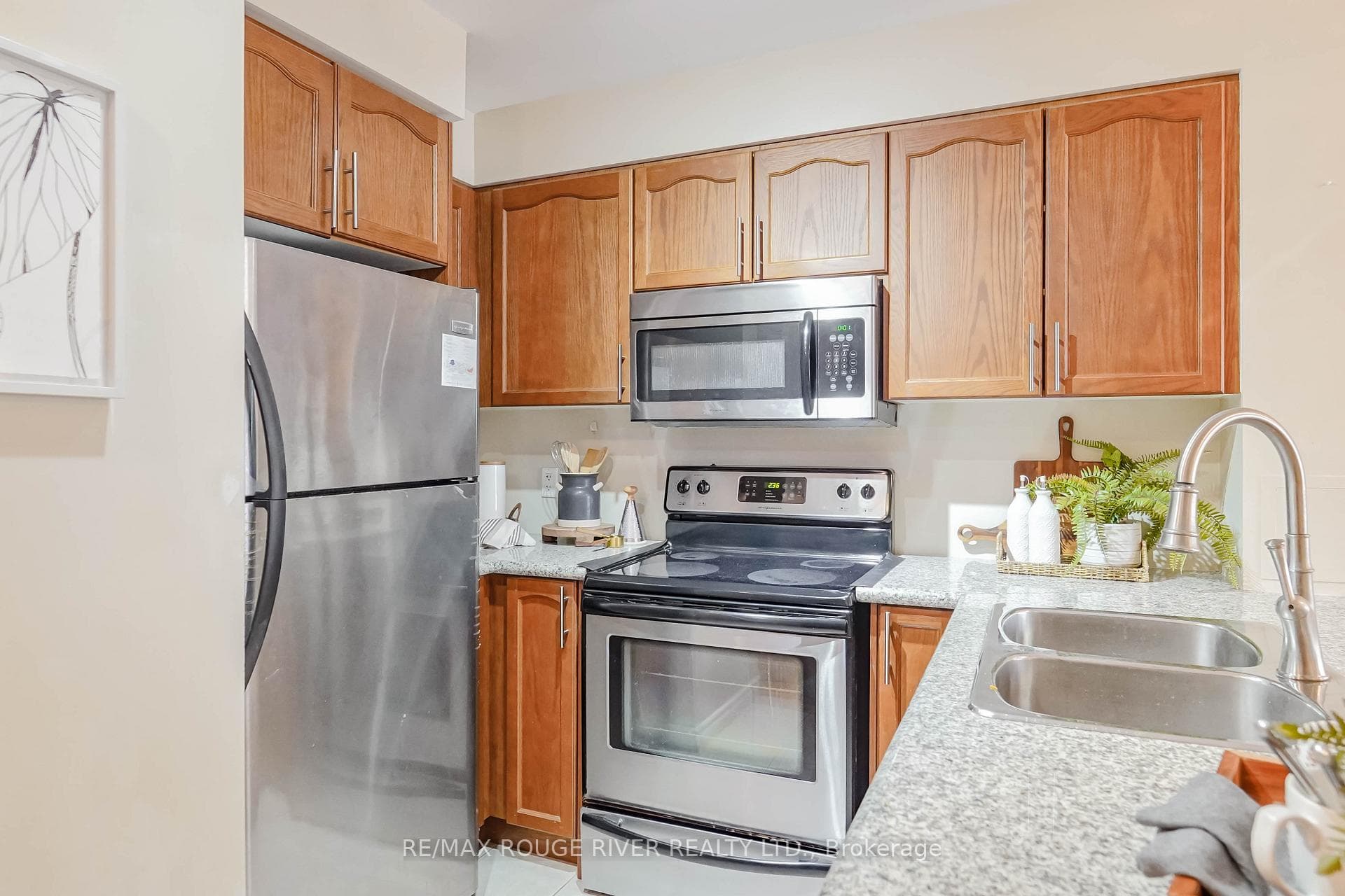 18 Harding Boulevard Unit 425 photo 9