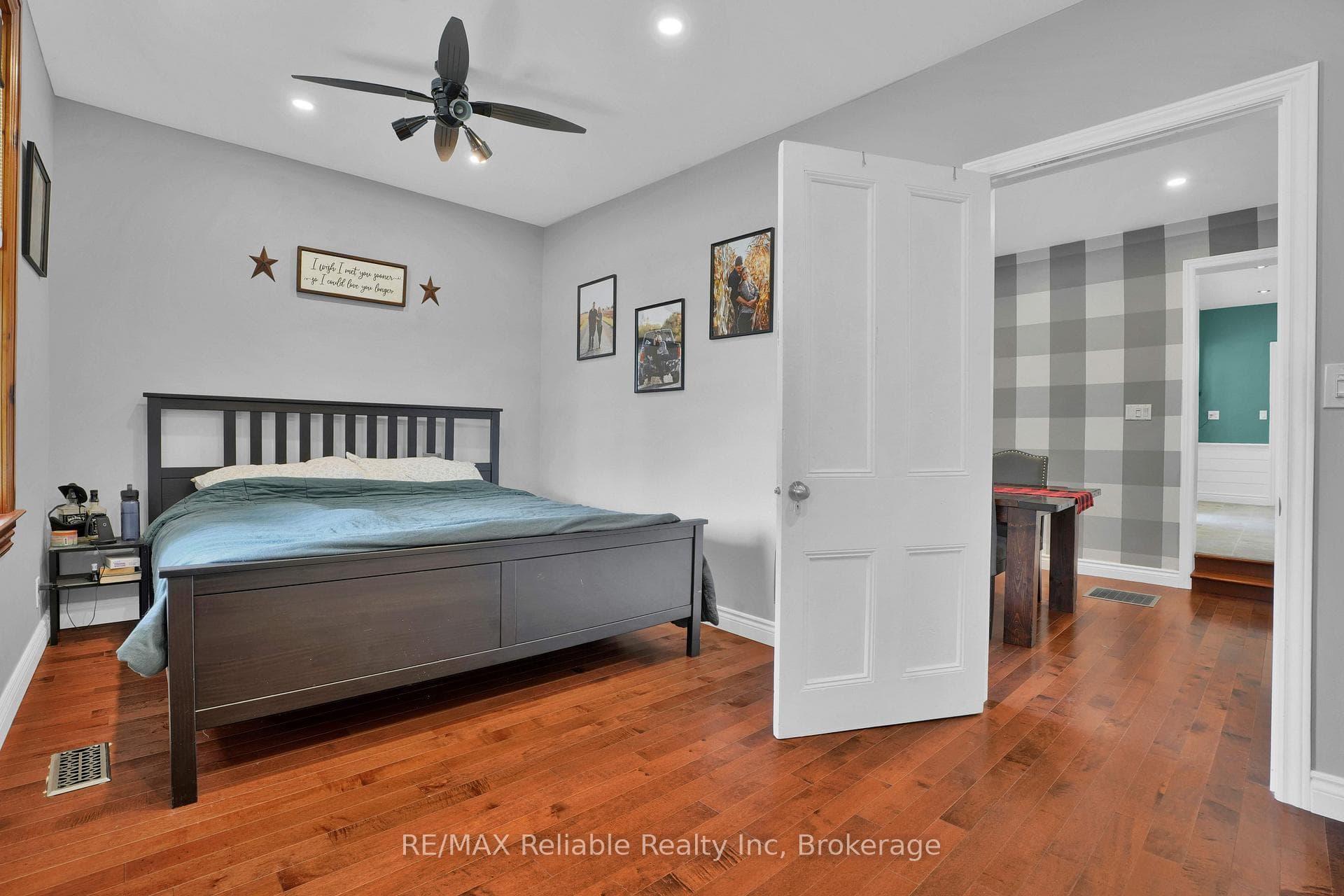 252 Kings Road photo 35