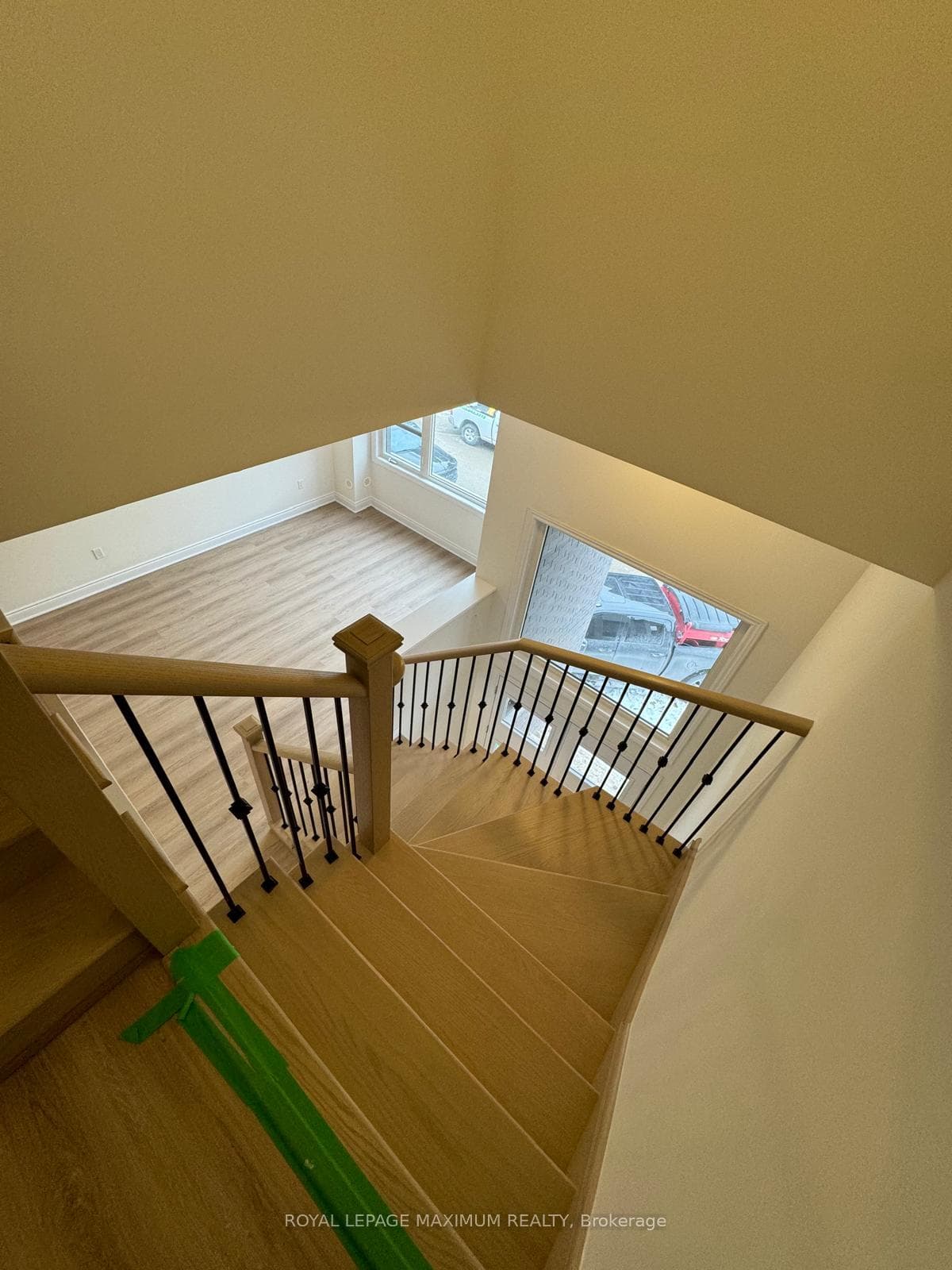 82 Paradox Street photo 9