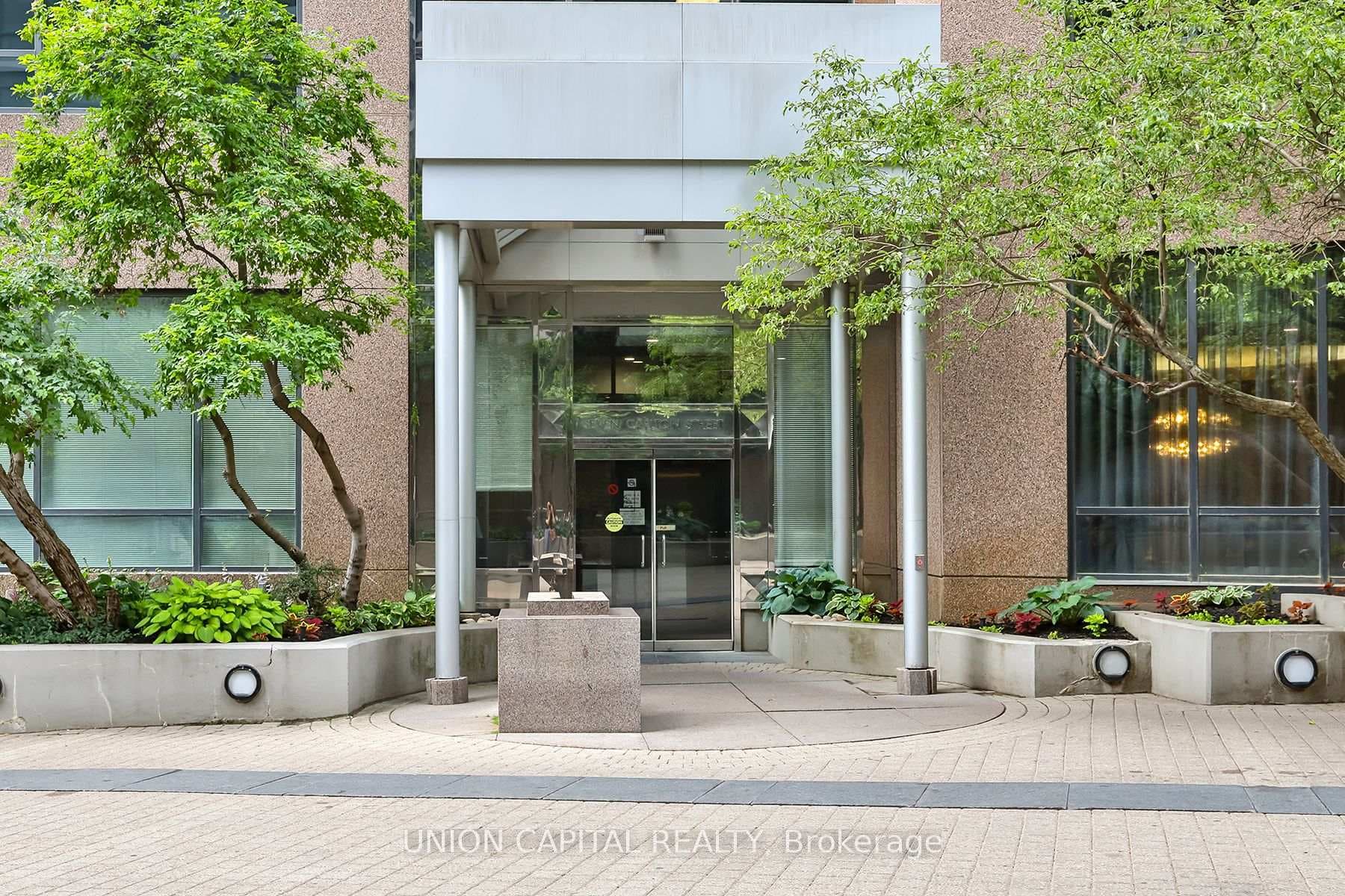 7 Carlton Street Unit 602 photo 19