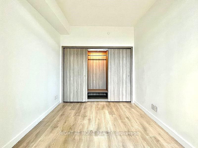 38 Widmer Street Unit 709 photo 7