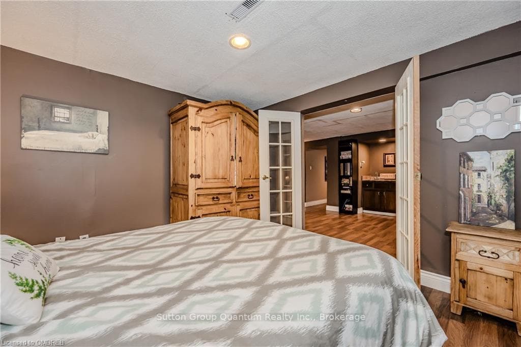 485 ANTHONY Drive photo 32