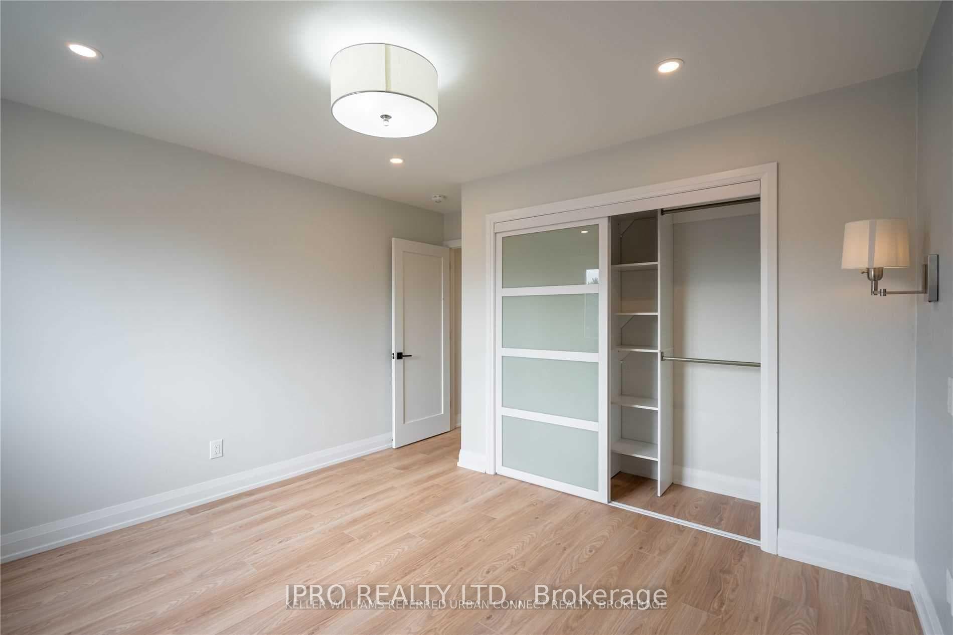 12 Montrose Avenue photo 28