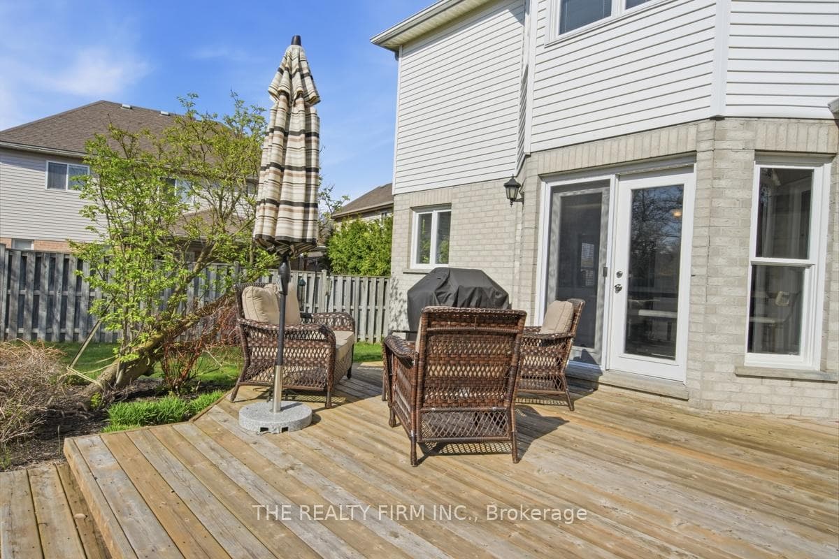 58 Meadowridge Crescent photo 43