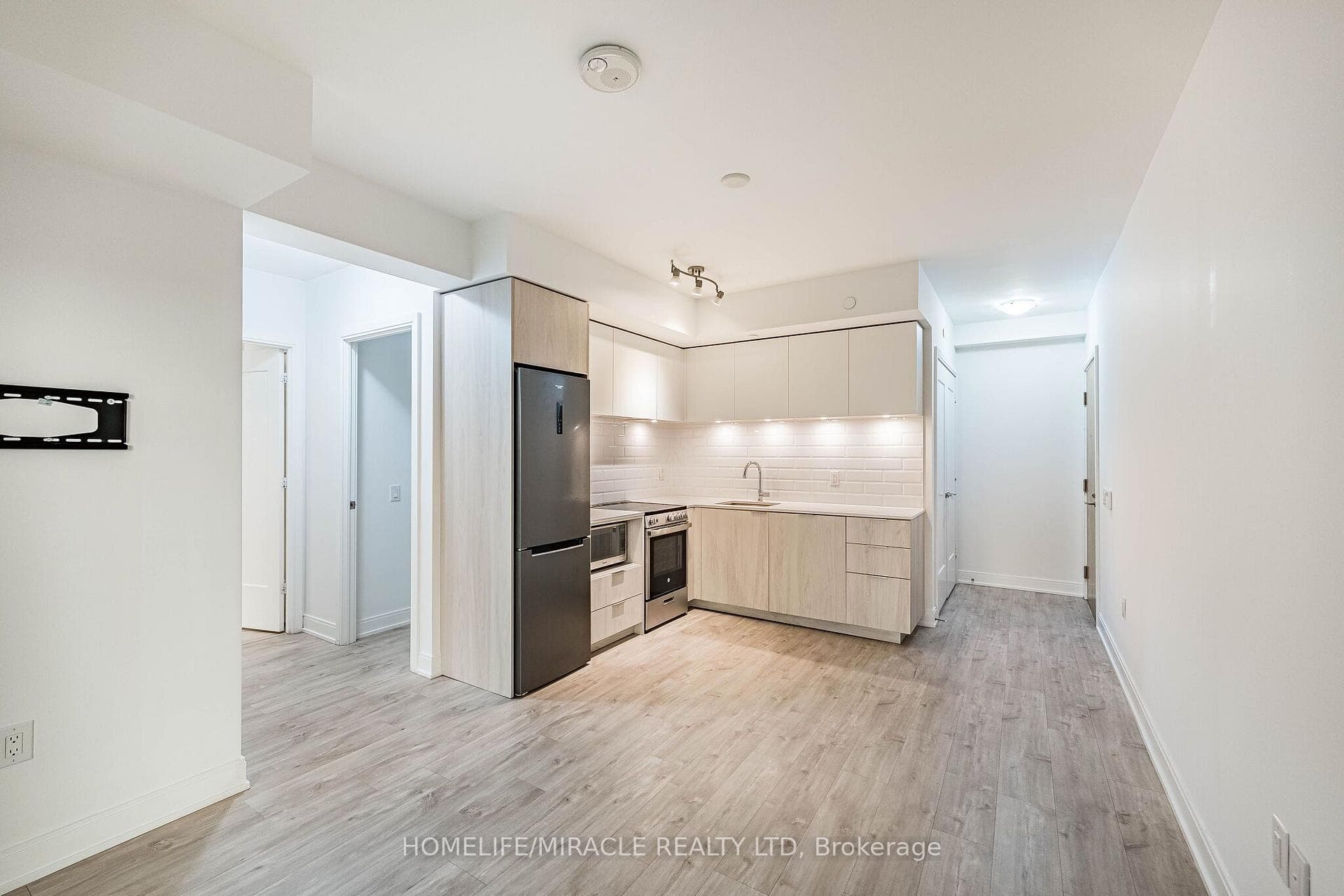 65 Annie Craig Drive Unit 303 photo 18