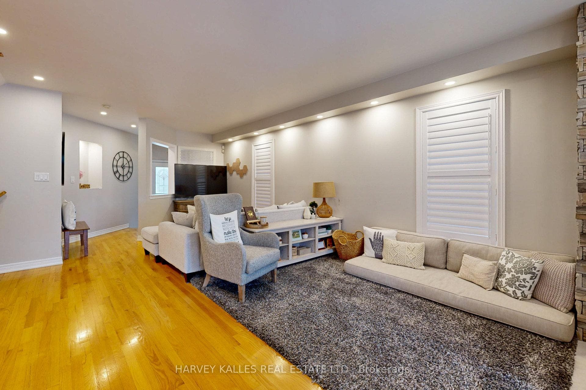 9 Agostino Crescent photo 7