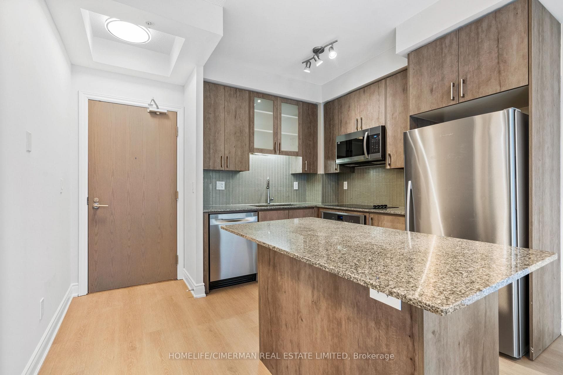 9090 Yonge Street Unit 709 photo 10