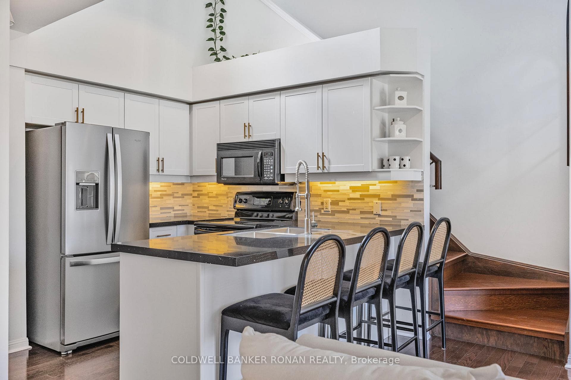 600 Shoreline Drive Unit 6 photo 4