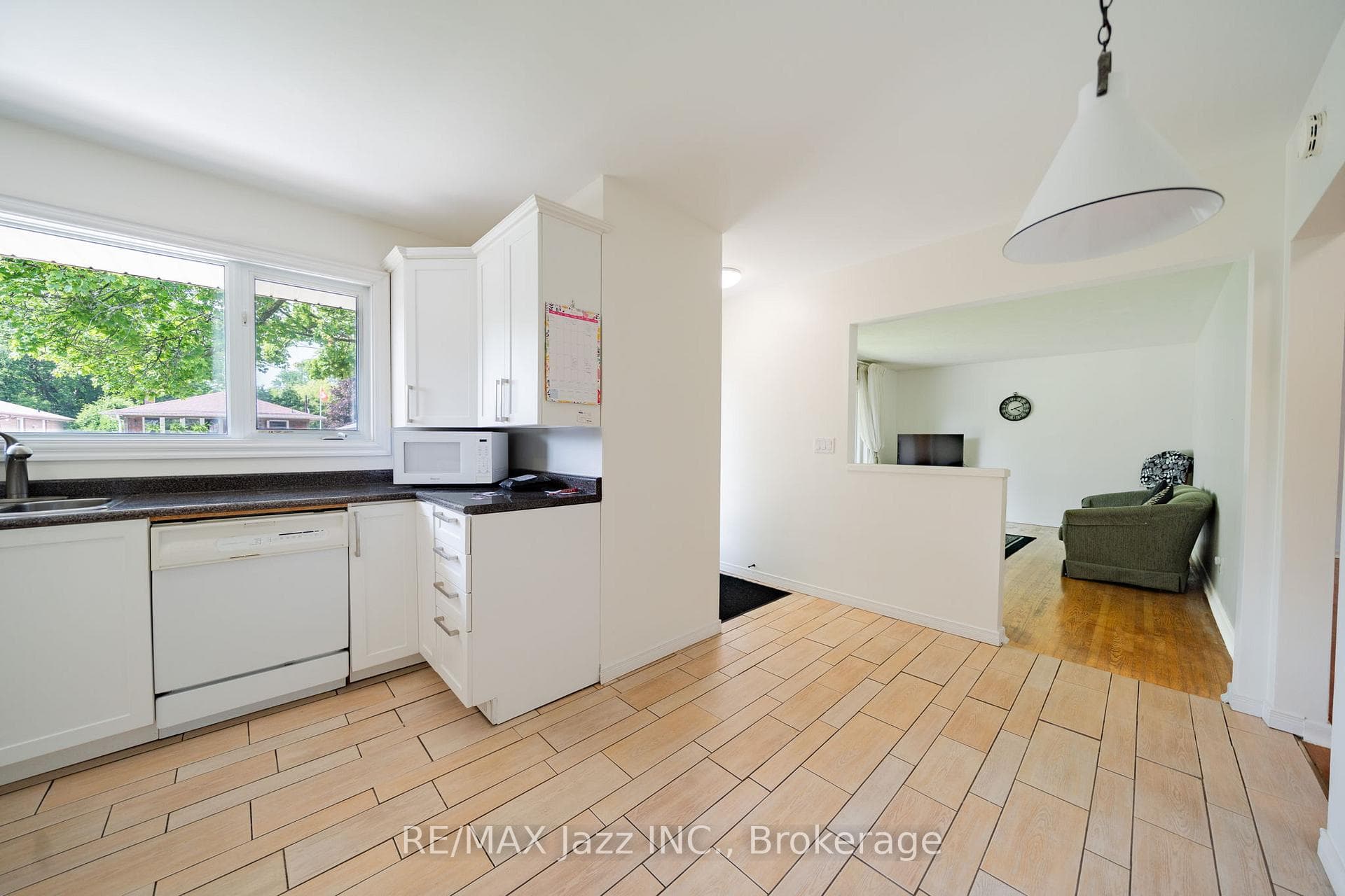 607 Gliddon Avenue photo 14