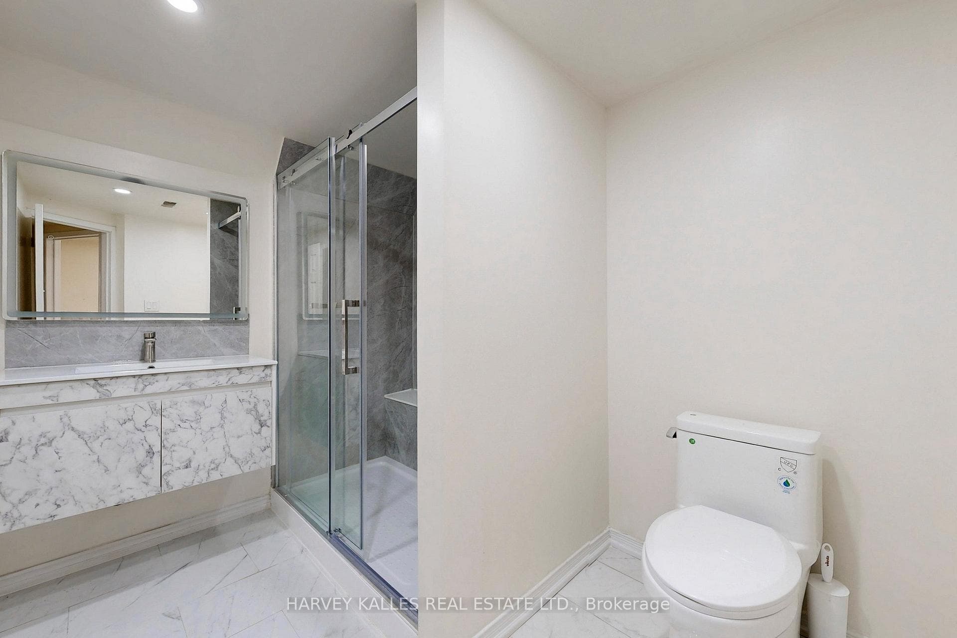 62 Dersingham Crescent photo 27