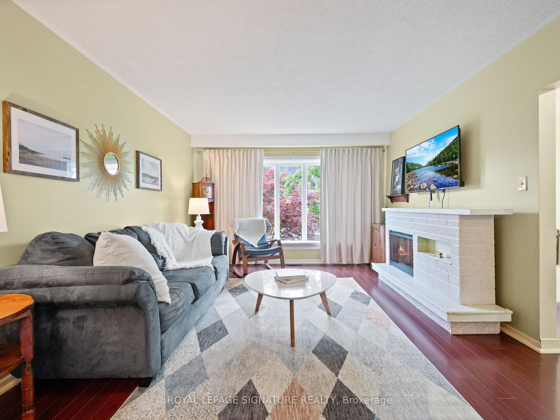 48 Oakmeadow Boulevard photo 3