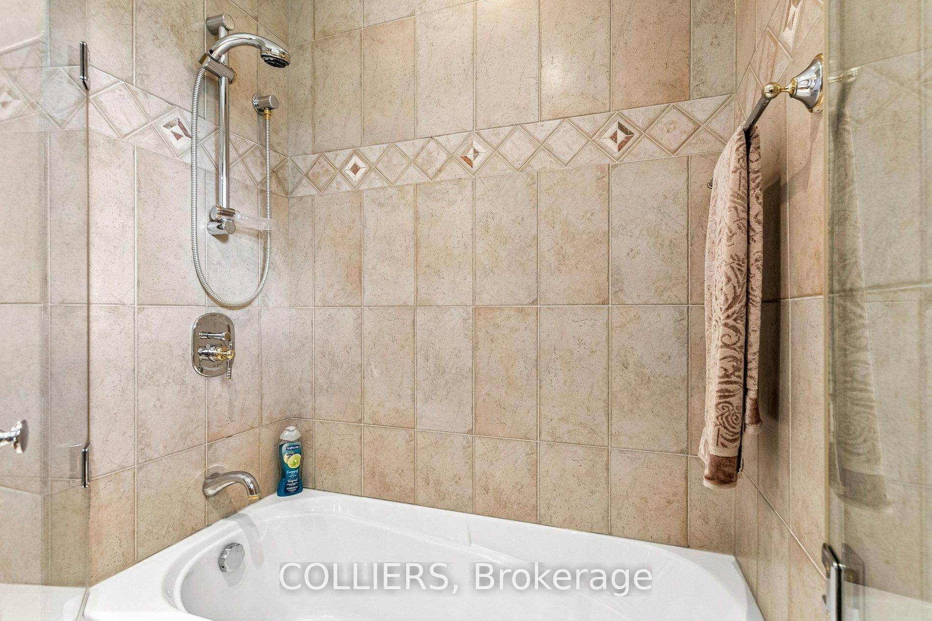 24 Tettenhall Road photo 19