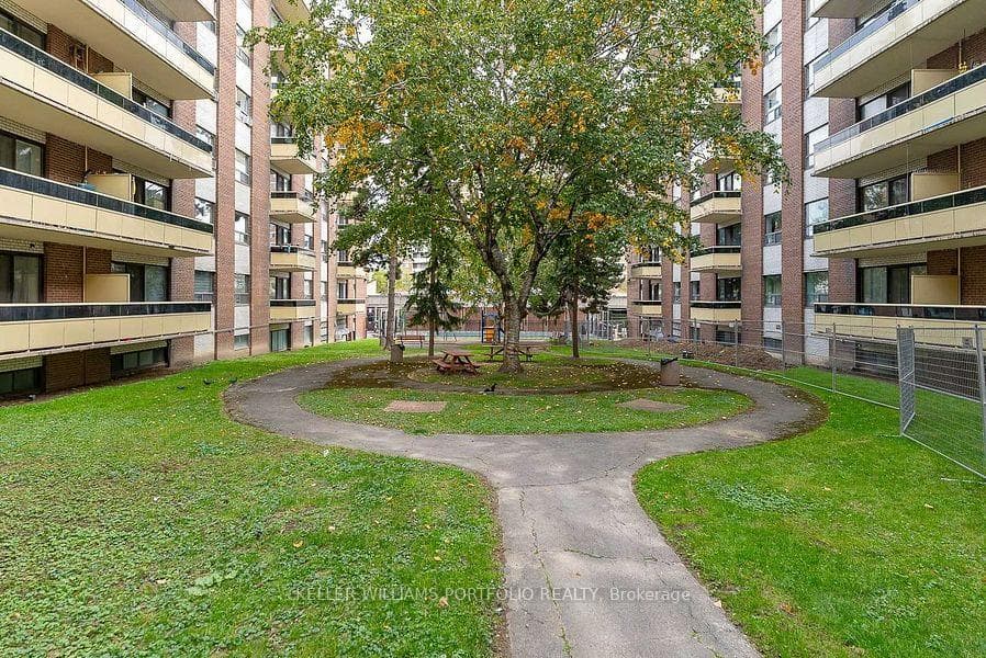 921 Midland Avenue Unit 704 photo 29