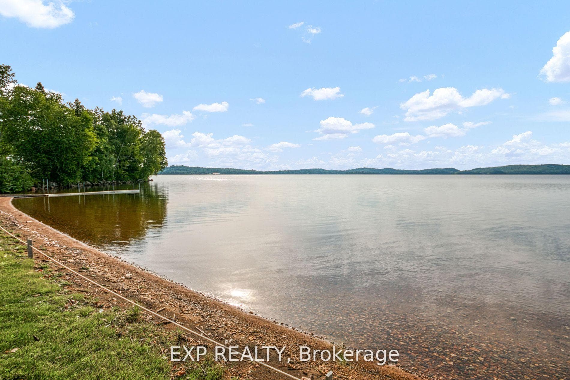 725 Lochhead Drive photo 3