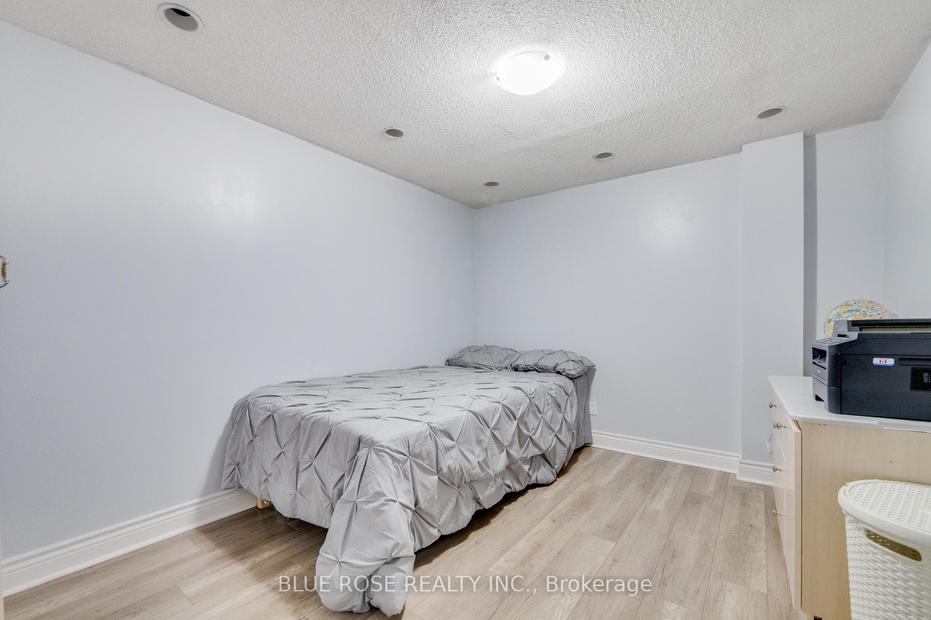 60 Cranberry Crescent photo 32