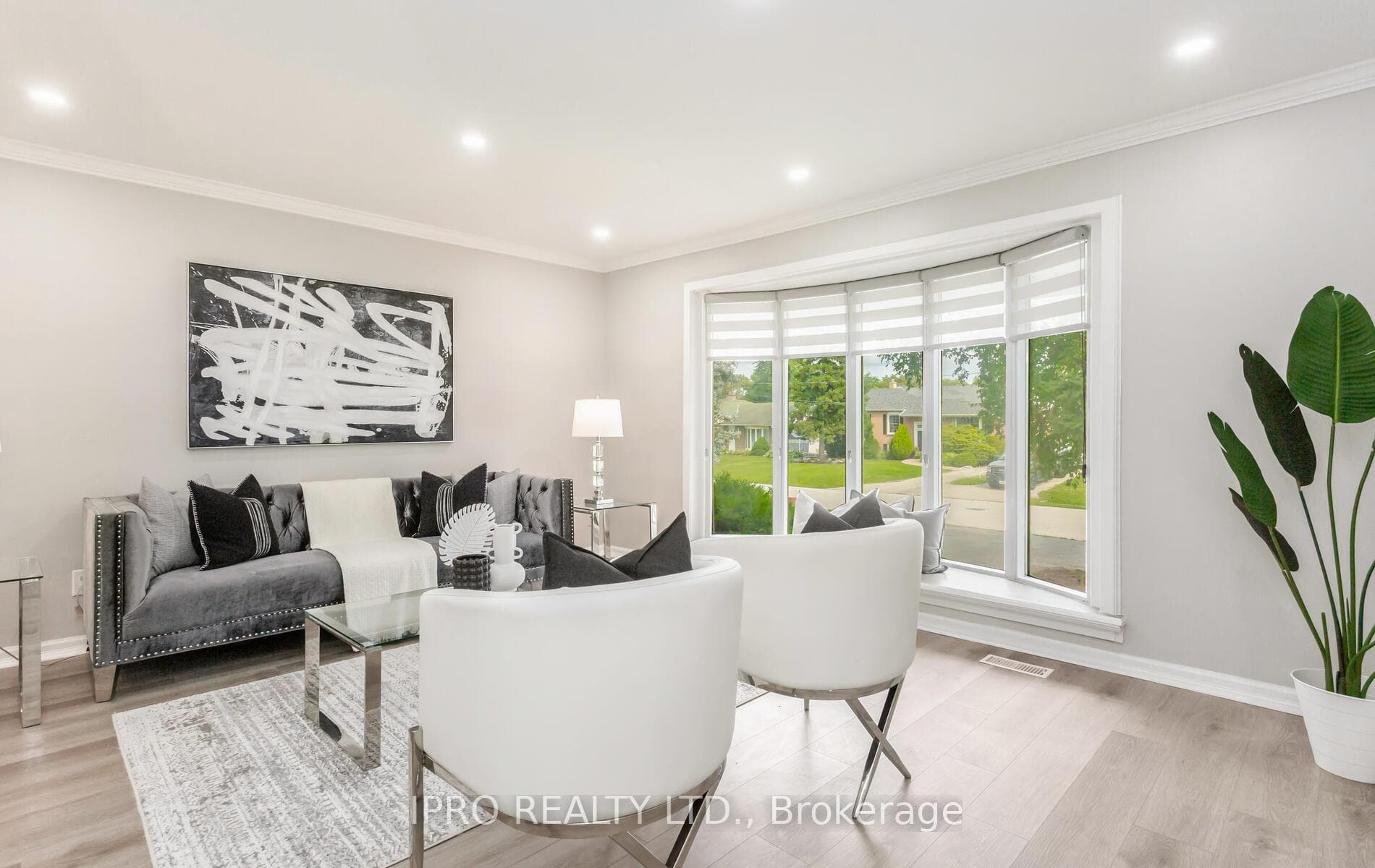 578 TRAFFORD Crescent photo 9
