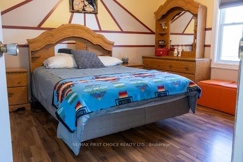 211 Third Avenue photo 16