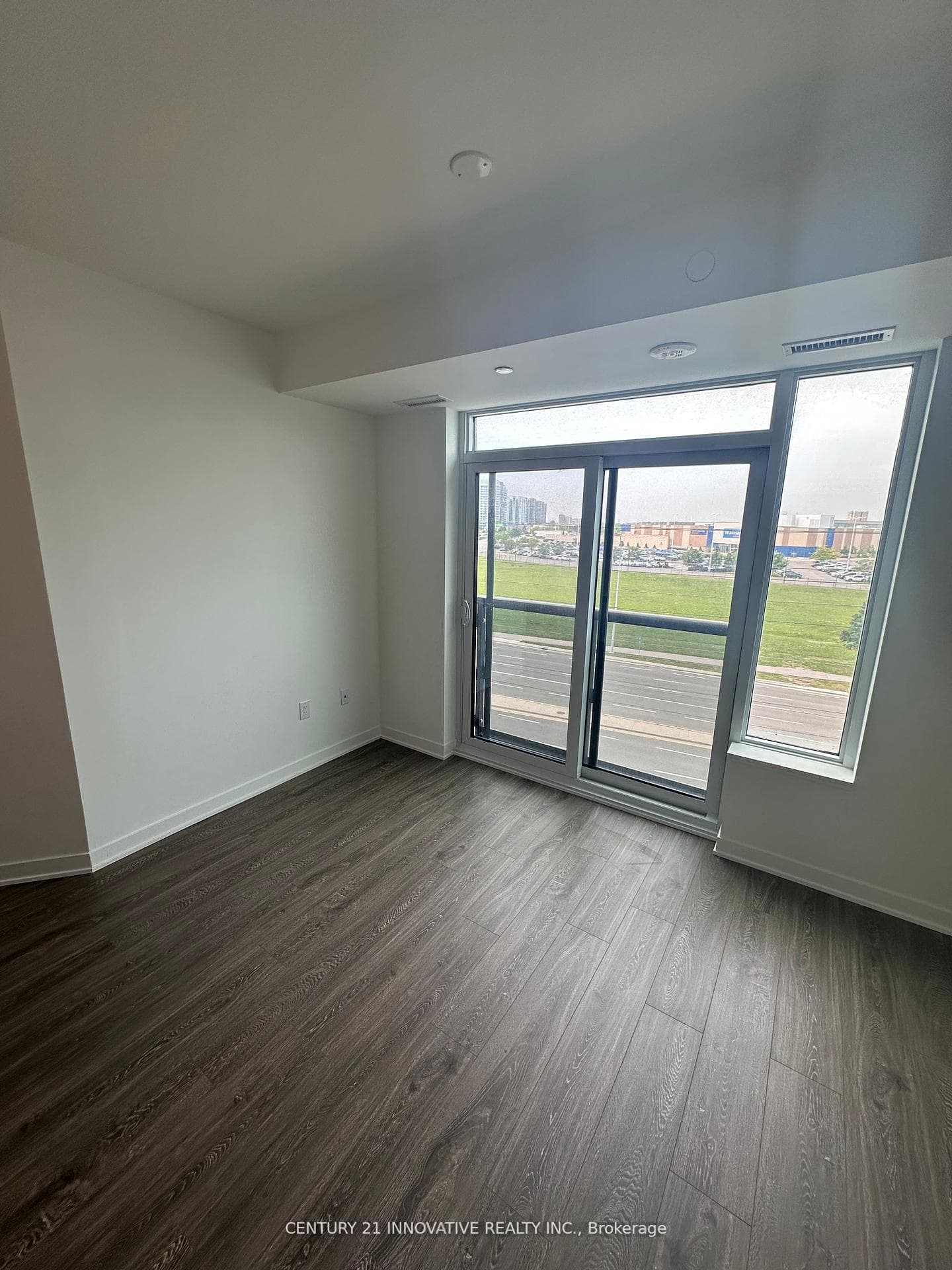 2495 Eglinton Avenue Unit 608 photo 14