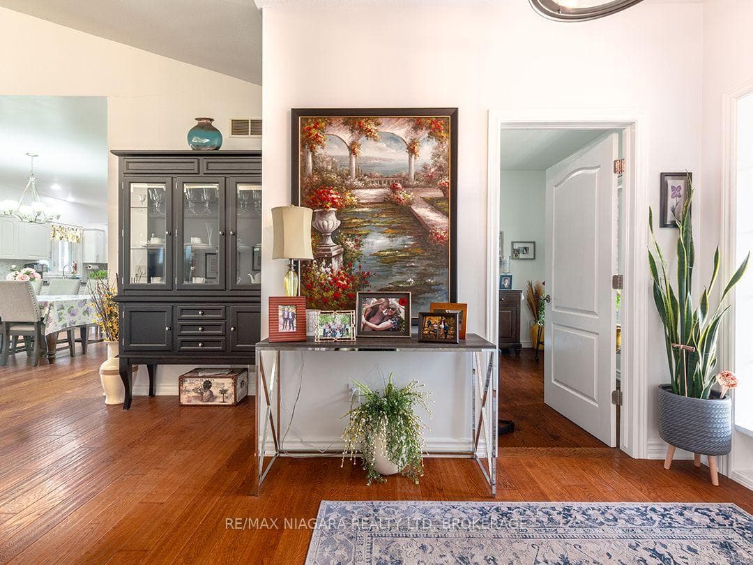 11004 Lakeshore Road photo 6