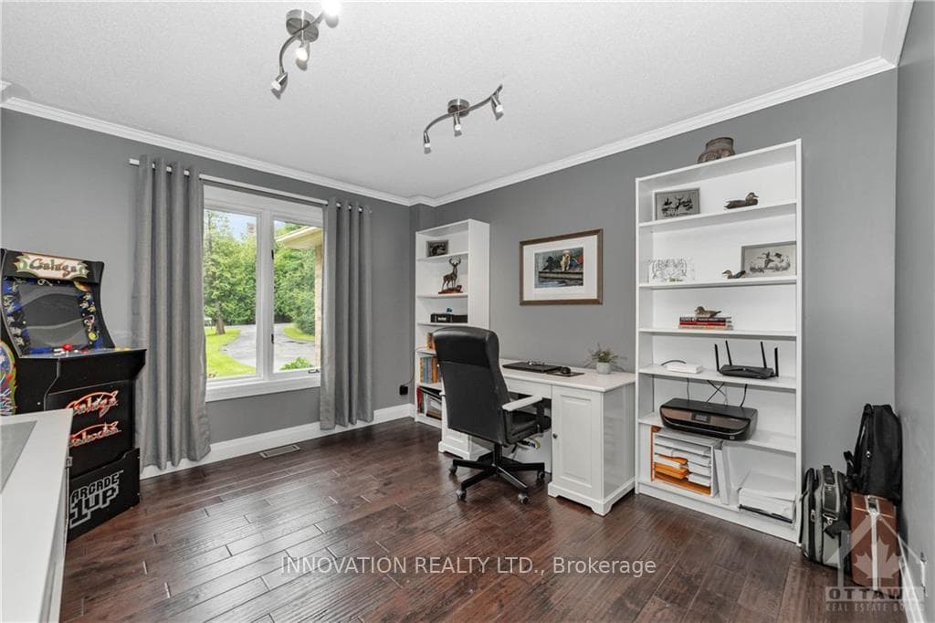 8 WELDALE Drive photo 18