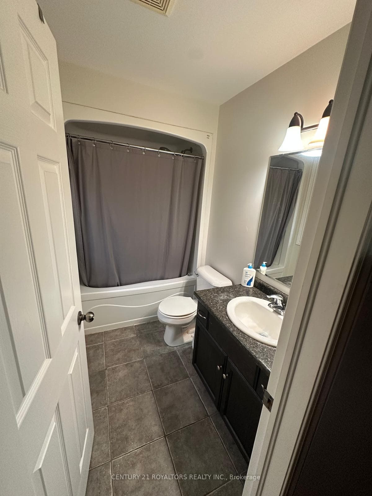 100 Southview Court photo 12