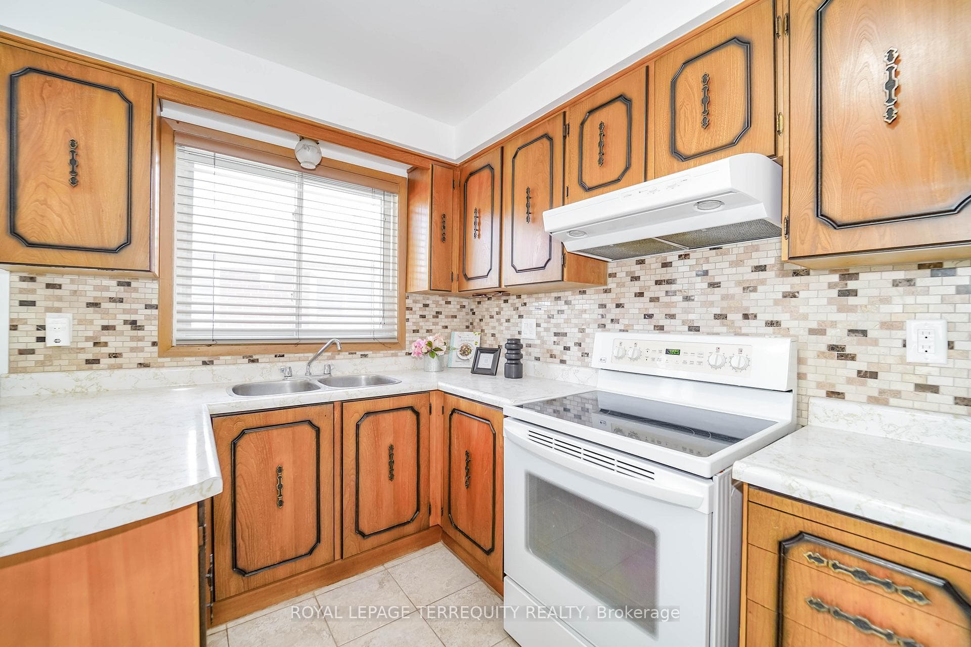 232 Firgrove Crescent photo 12