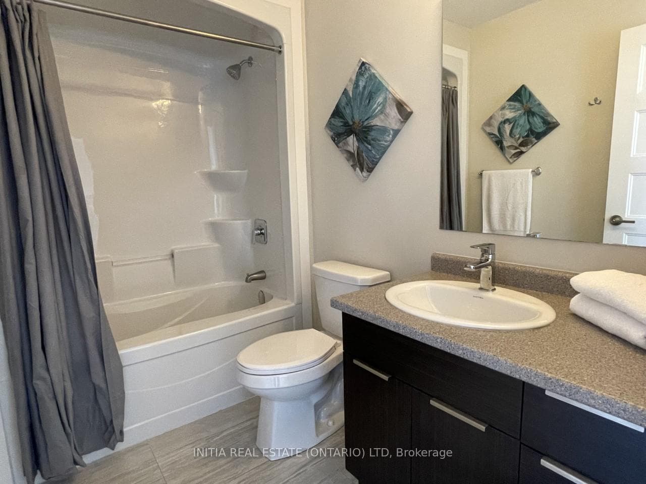 897 Sarnia Road photo 16