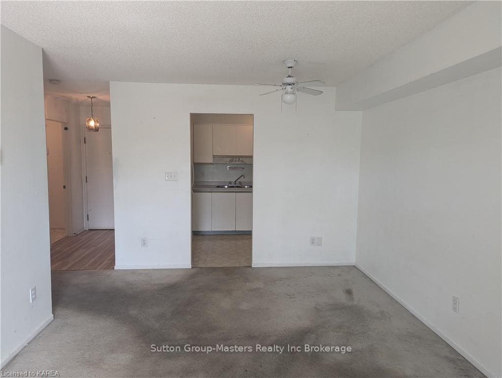 310 KINGSDALE Avenue Unit 408 photo 11
