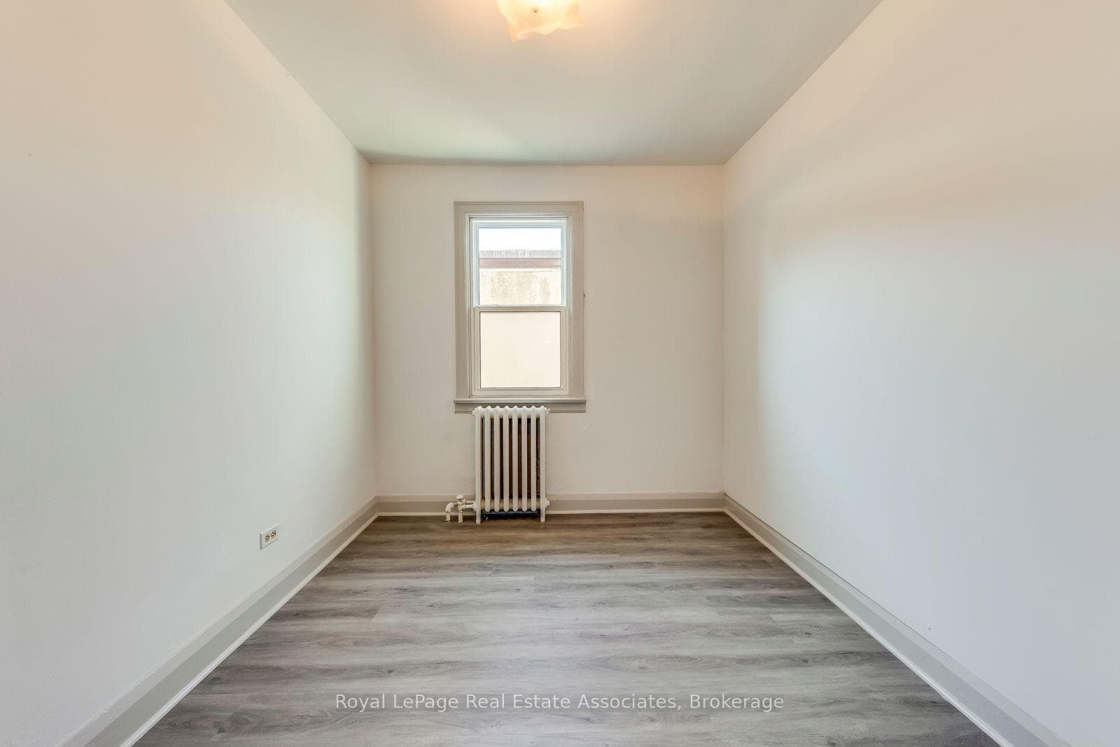 362 Royal York Road Unit 2 photo 8