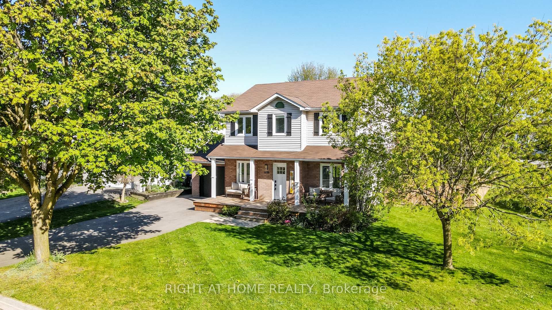1036 Maclean Street photo 1