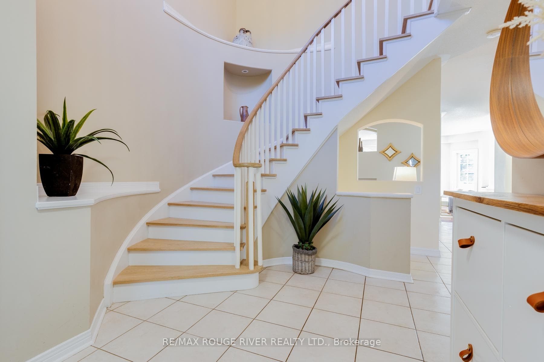 18 Mackey Drive photo 3