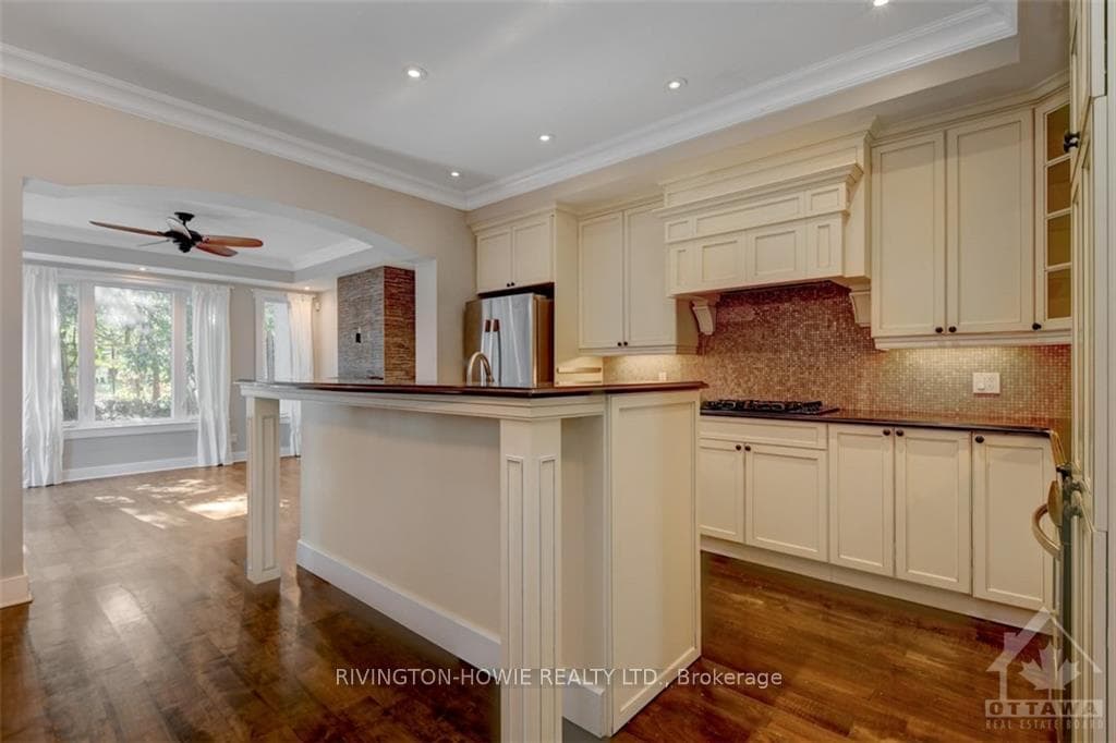 302 BYRON Avenue photo 11