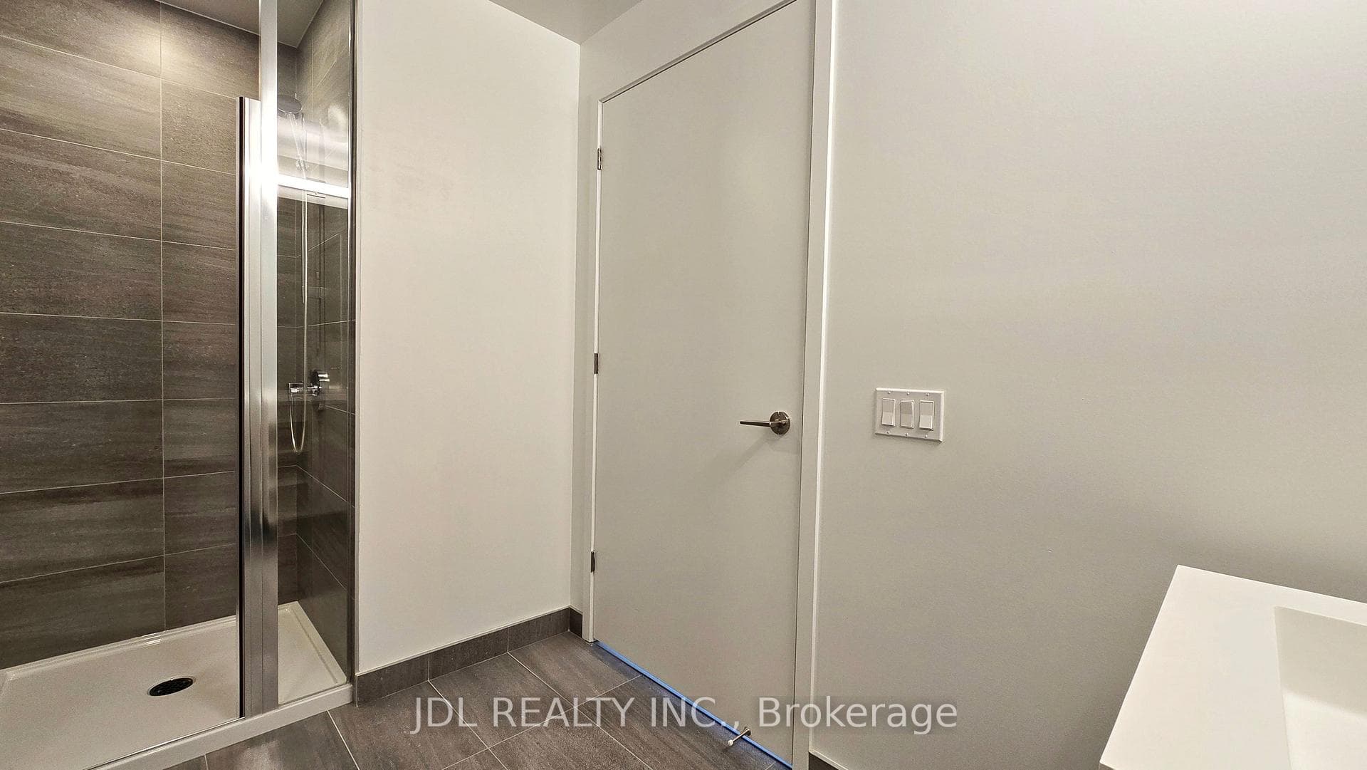 634 CHURCH Street Unit 3303 photo 5