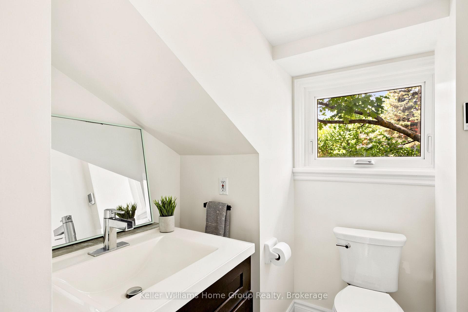 61 Essex Street photo 22